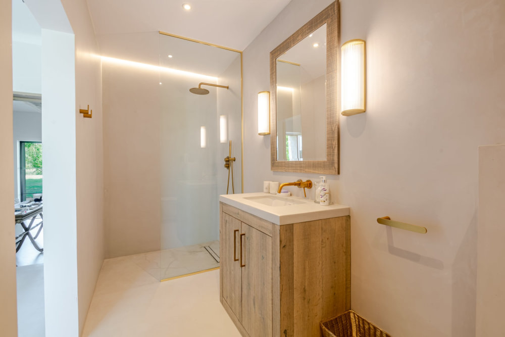 Photographs of Mas des Splendeurs villa in Provence - Image 36 of 53