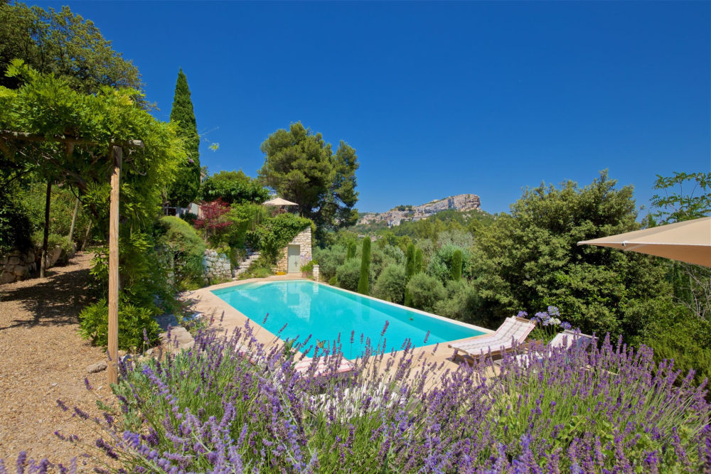 Photographs of Mas de Belleroche villa in Provence - Image 34 of 34