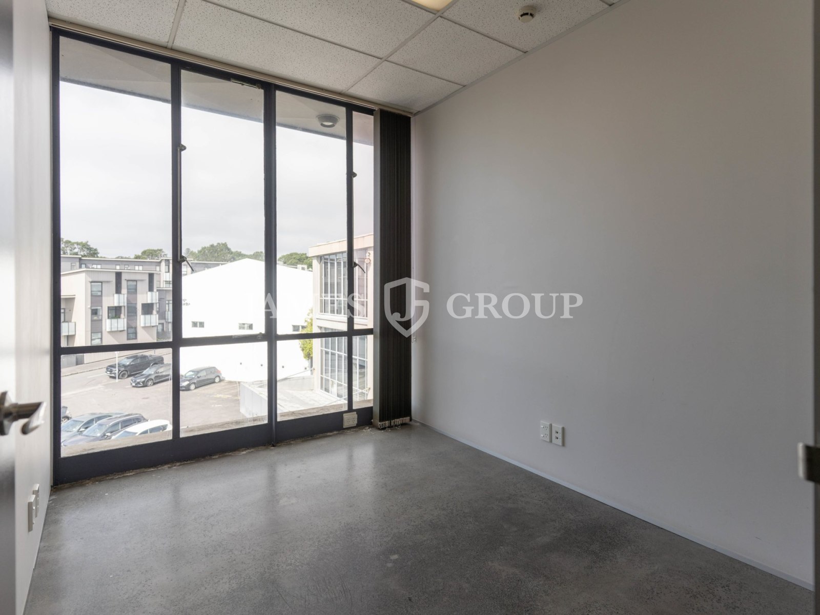 High-profile Office 150m² With Natural Light