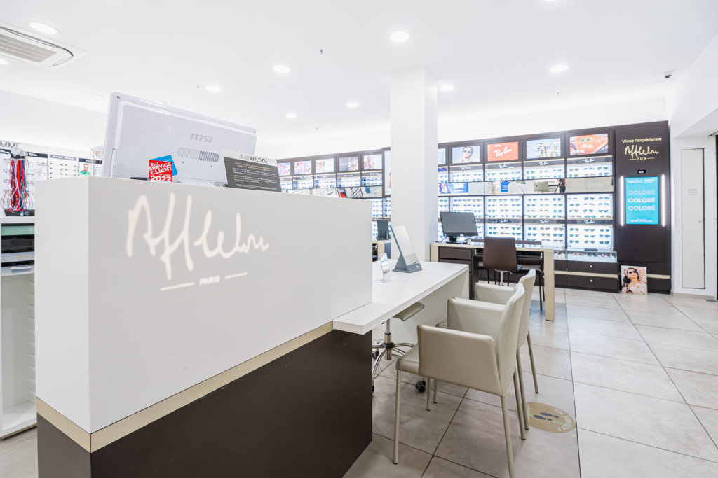 Magasin Opticien C.C. Carrefour 72100 LE MANS intérieur