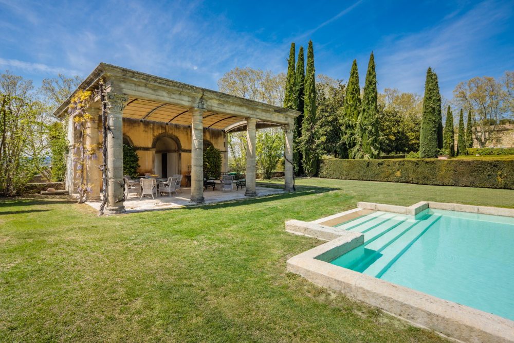 Photographs of Chateau de Sannes villa in Provence - Image 26 of 61