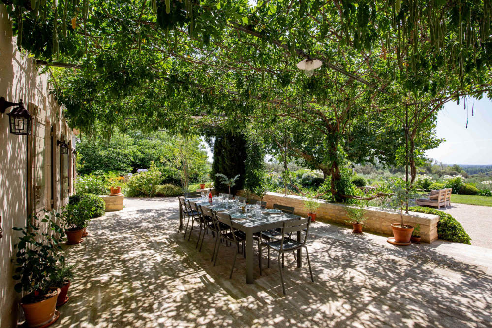 Photographs of Mas de Cezanne villa in Provence - Image 37 of 41