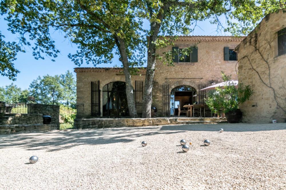 Photographs of Mas les Gardiols villa in Provence - Image 17 of 43