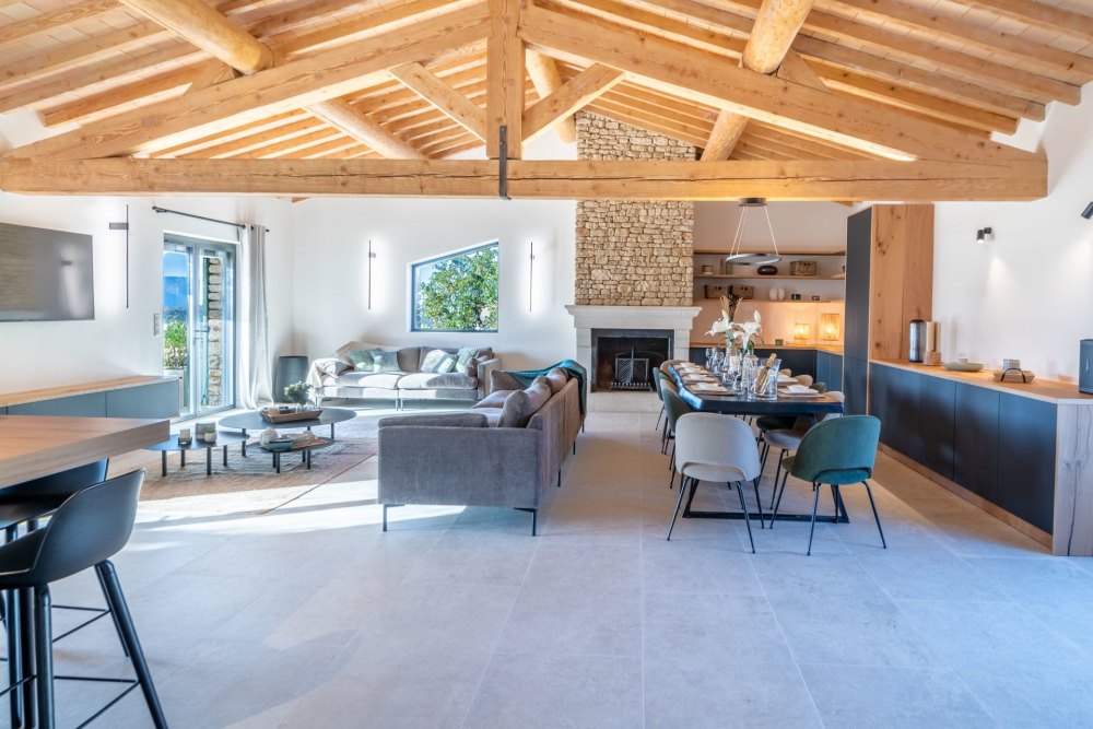 Photographs of Mas des Flaneries villa in Provence - Image 5 of 36
