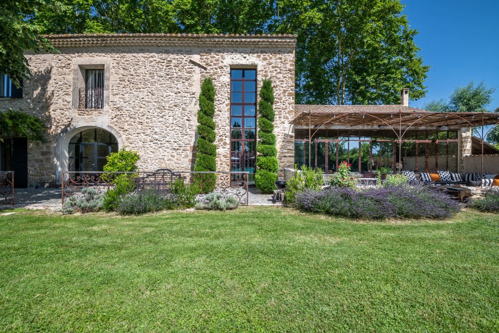 Photographs of Mas de la Sorgue villa in Provence - Image 24 of 45