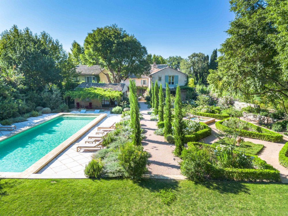 Photographs of Mas des Pierres villa in Provence - Image 1 of 60