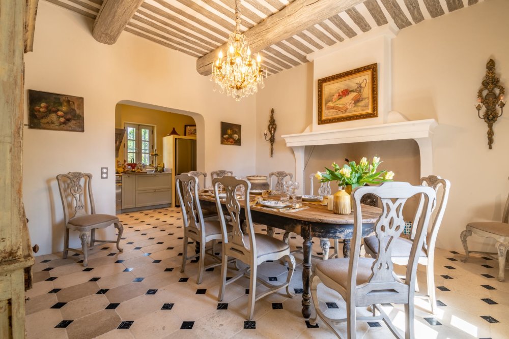 Photographs of Mas des Traditions villa in Provence - Image 8 of 41