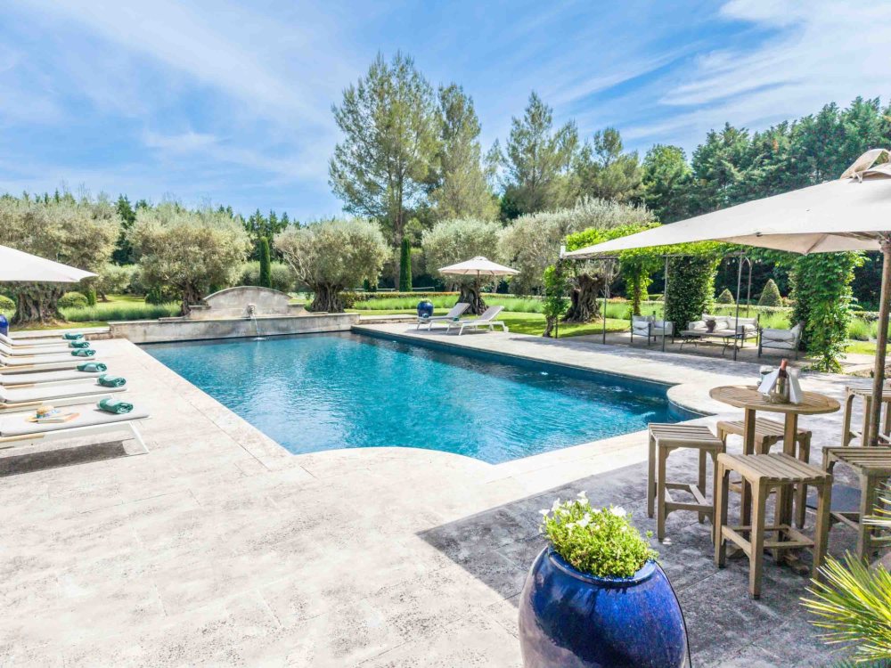 Photographs of Domaine de Fontclair villa in Provence - Image 3 of 60