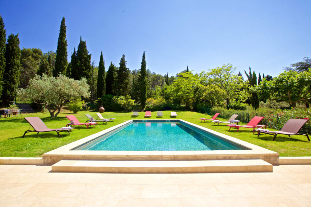 Photographs of Mas de la Verdiere villa in Provence - Image 2 of 34