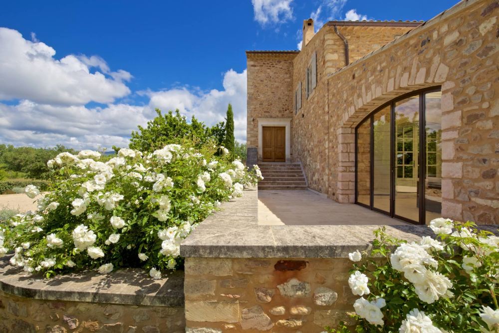 Photographs of Mas du Milan villa in Provence - Image 47 of 50