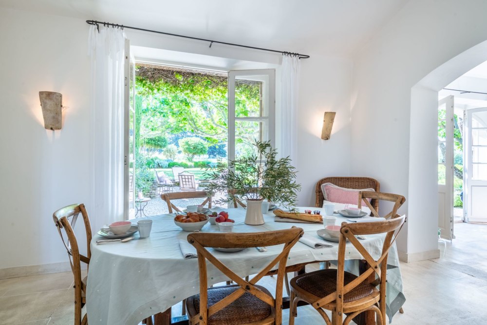 Photographs of Les Vignes villa in Provence - Image 13 of 46