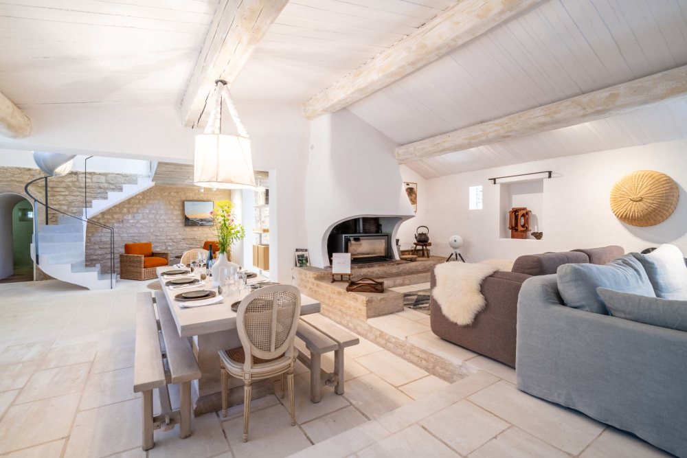 Photographs of Mas la Gineste villa in Provence - Image 12 of 46