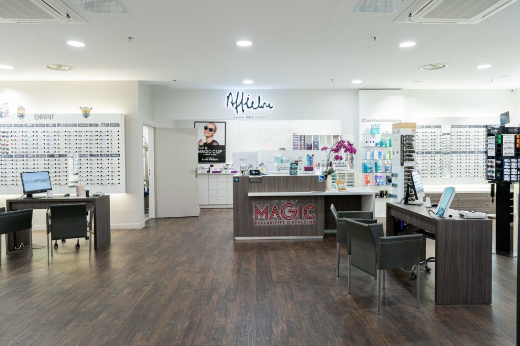 Magasin Opticien C.C. Carrefour 18000 BOURGES intérieur