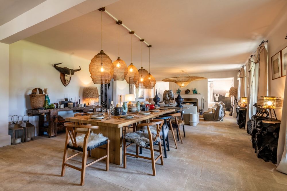 Photographs of Bastide de Coussoul villa in Provence - Image 8 of 41