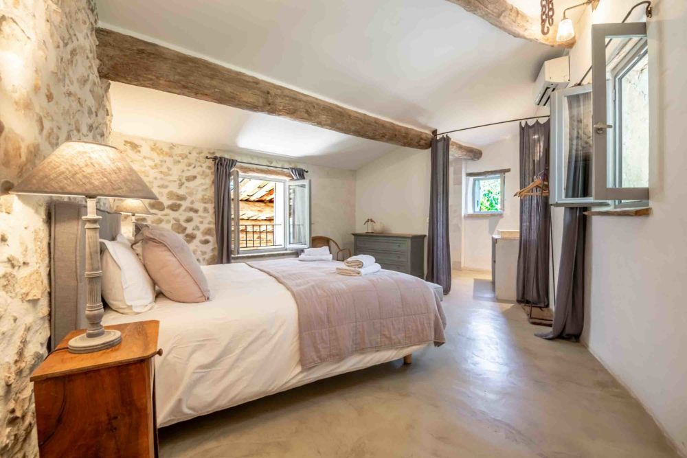 Photographs of La Farinette villa in Provence - Image 18 of 33