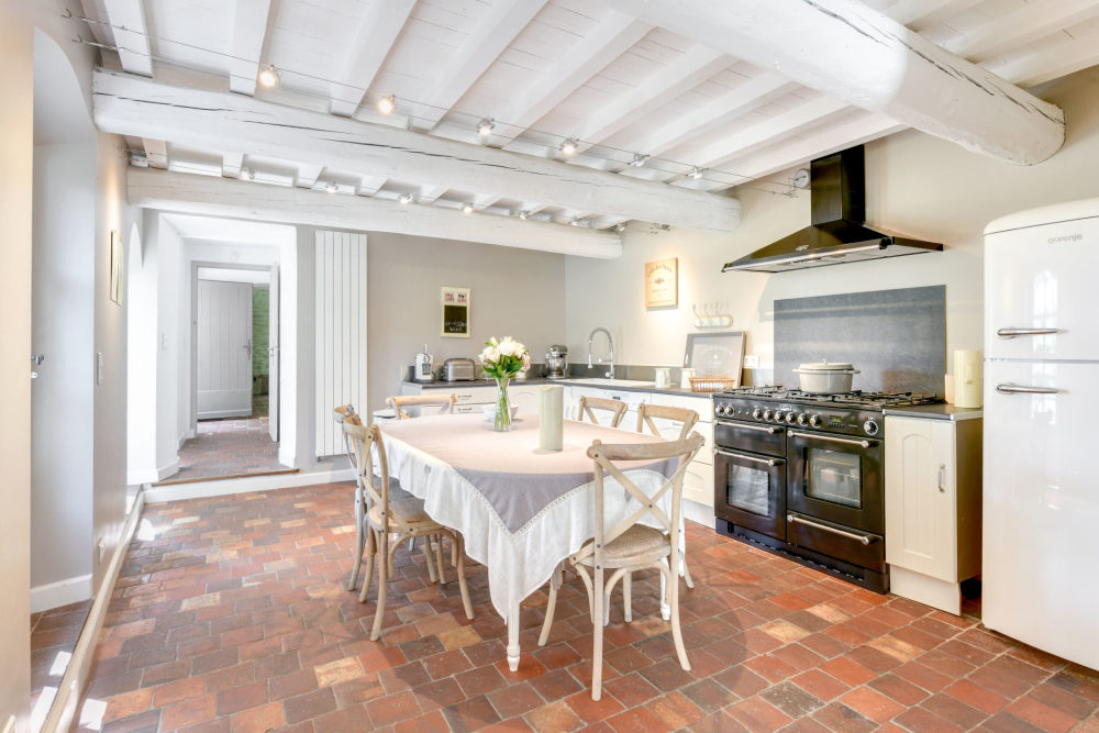 Photographs of Mas des Marguerites villa in Provence - Image 11 of 43