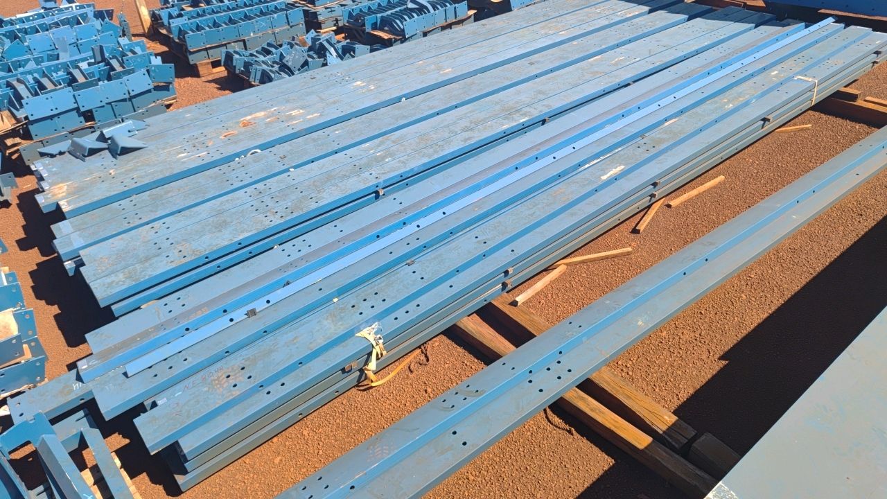 Lot of Metal Structures/ Street 2-3 / BOX C1