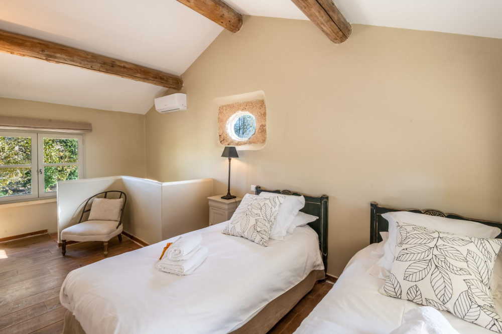 Photographs of Mas des Cigales villa in Provence - Image 33 of 41