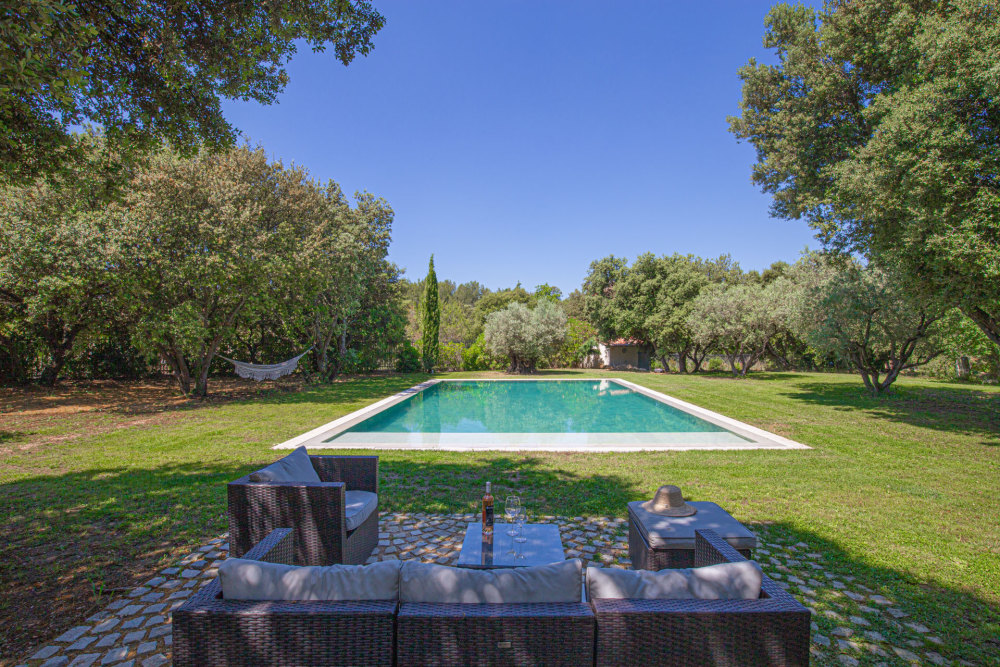 Photographs of Bastide des Carrieres villa in Provence - Image 2 of 43