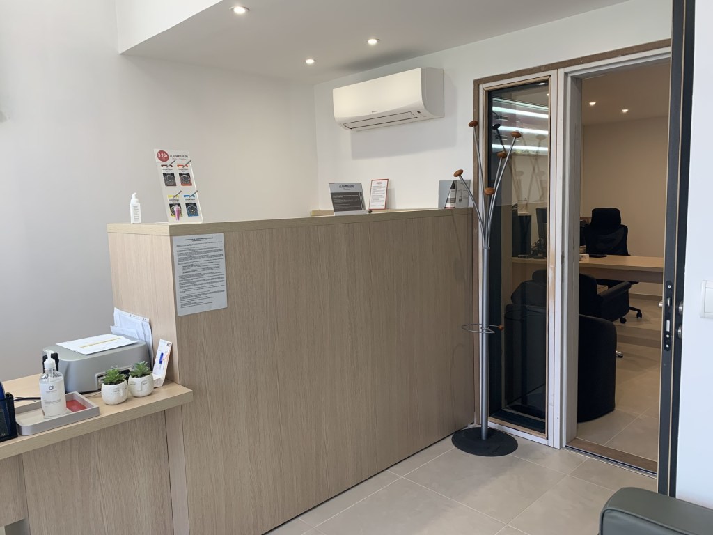 Magasin audioprothesiste centre commercial les quatre portes 20137 PORTO-VECCHIO intérieur