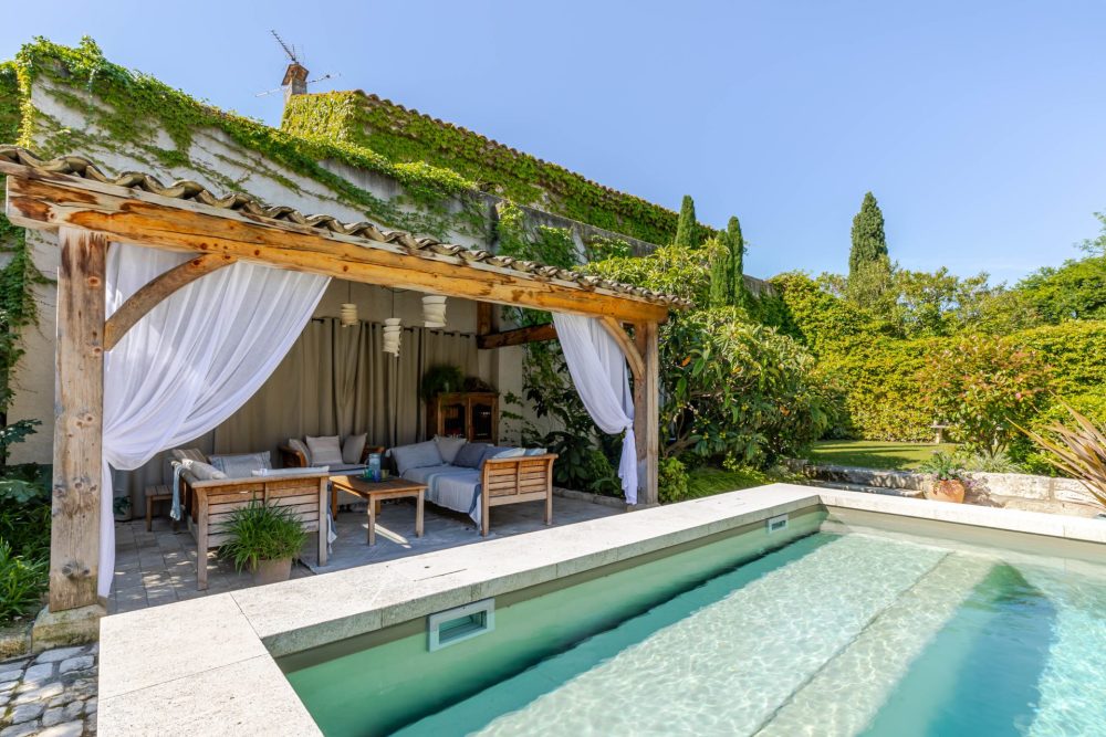 Photographs of Mas du Poète villa in Provence - Image 25 of 39