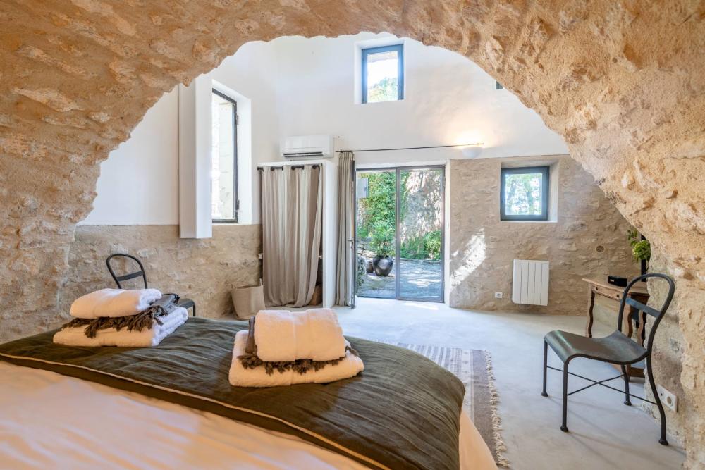 Photographs of Mas les Gardiols villa in Provence - Image 33 of 43