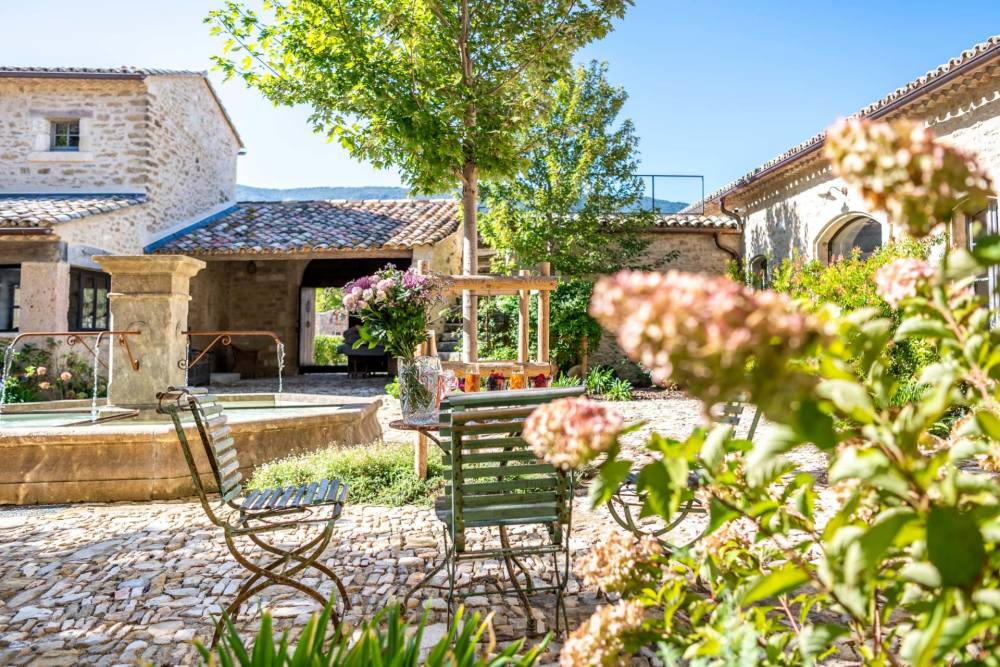Photographs of Domaine du Lys villa in Provence - Image 37 of 45