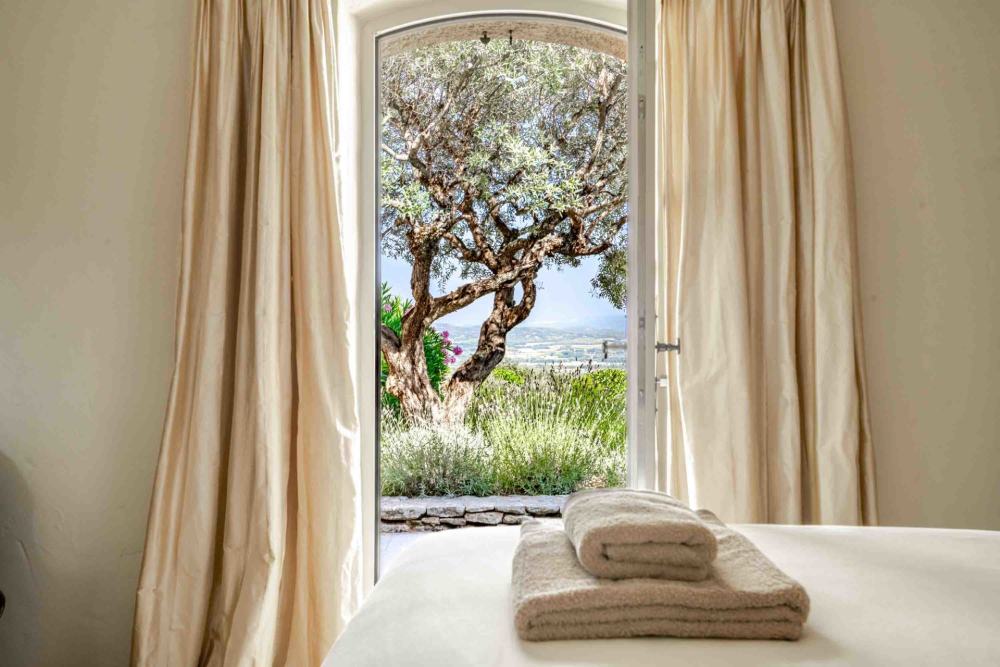 Photographs of New! Mas de l’Olivier villa in Provence - Image 21 of 46