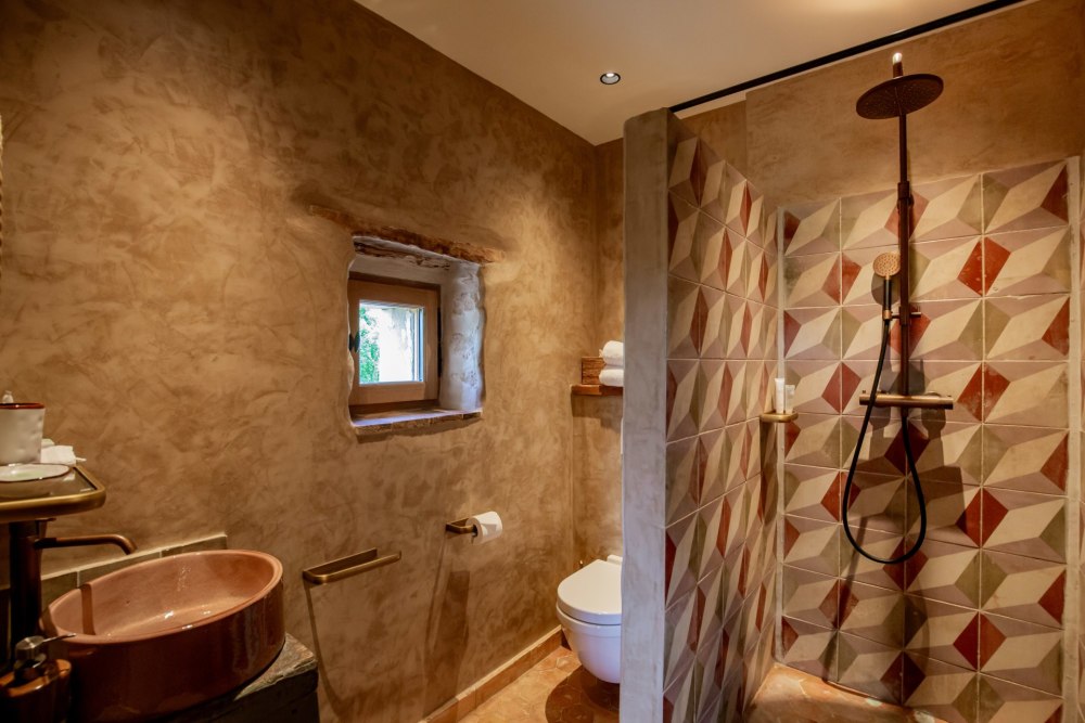 Photographs of Le Mas d’Or villa in Provence - Image 19 of 38