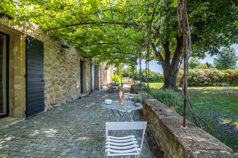Photographs of Mas de la Sorgue villa in Provence - Image 38 of 45
