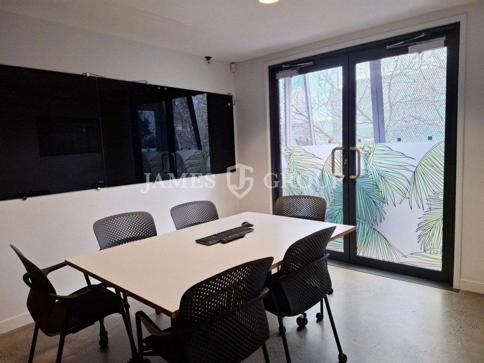 Polished Level 2 Office With Secure 24/7 Access