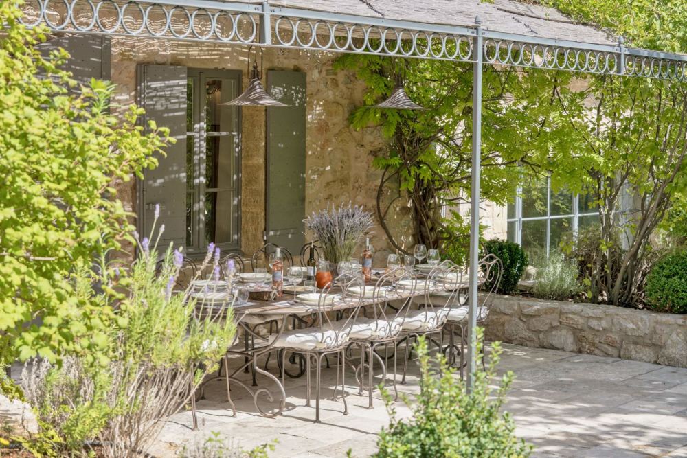Photographs of Mas de la Quietude villa in Provence - Image 12 of 48