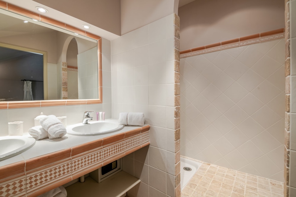 Photographs of Domaine des Légendes villa in Provence - Image 40 of 57