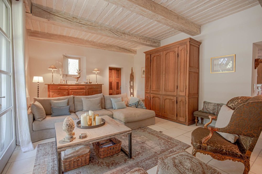Photographs of Mas de Monvert villa in Provence - Image 7 of 34