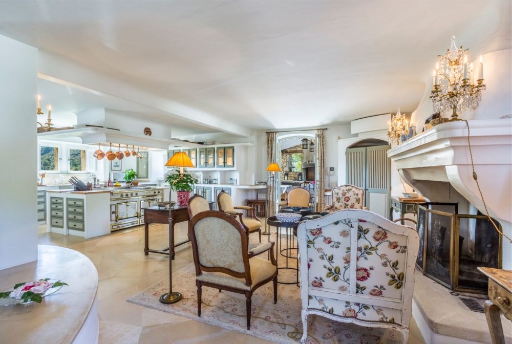 Photographs of Bastide des Millefleurs villa in Provence - Image 8 of 46