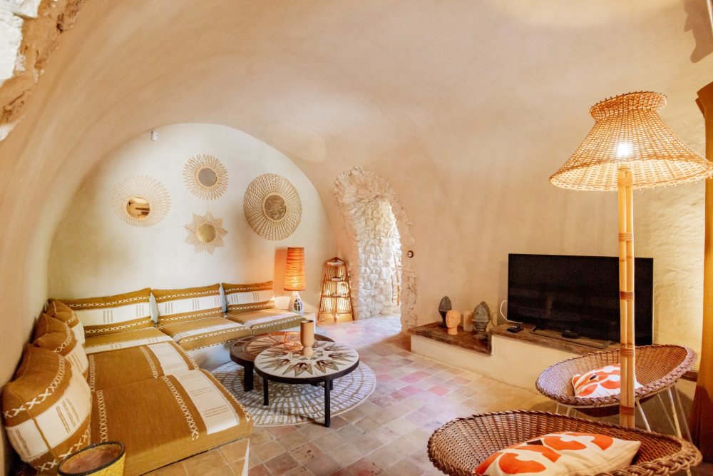 Photographs of Le Mas d’Or villa in Provence - Image 11 of 38