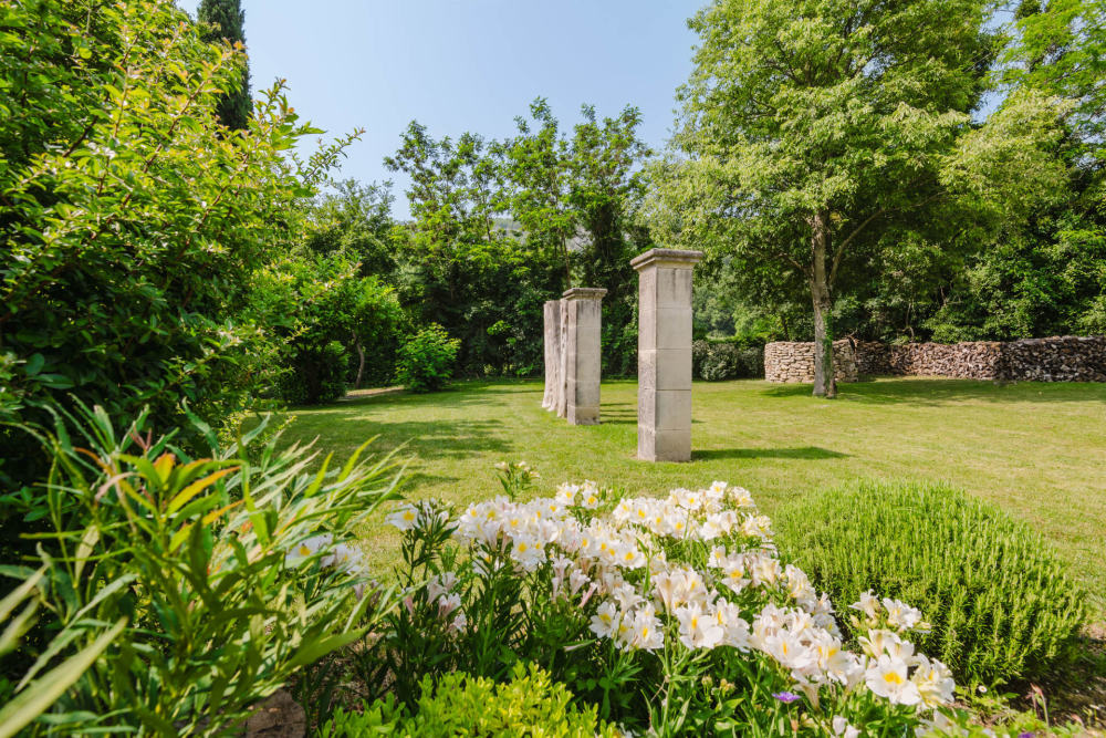 Photographs of Mas des Bleuets villa in Provence - Image 42 of 44