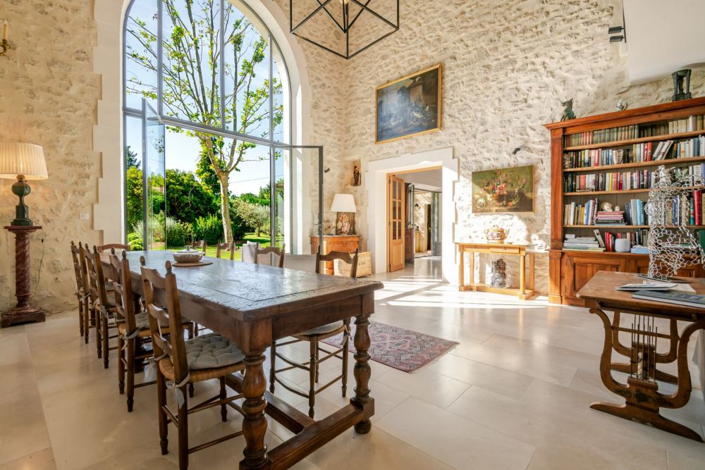 Photographs of Mas du Lauzange villa in Provence - Image 5 of 43