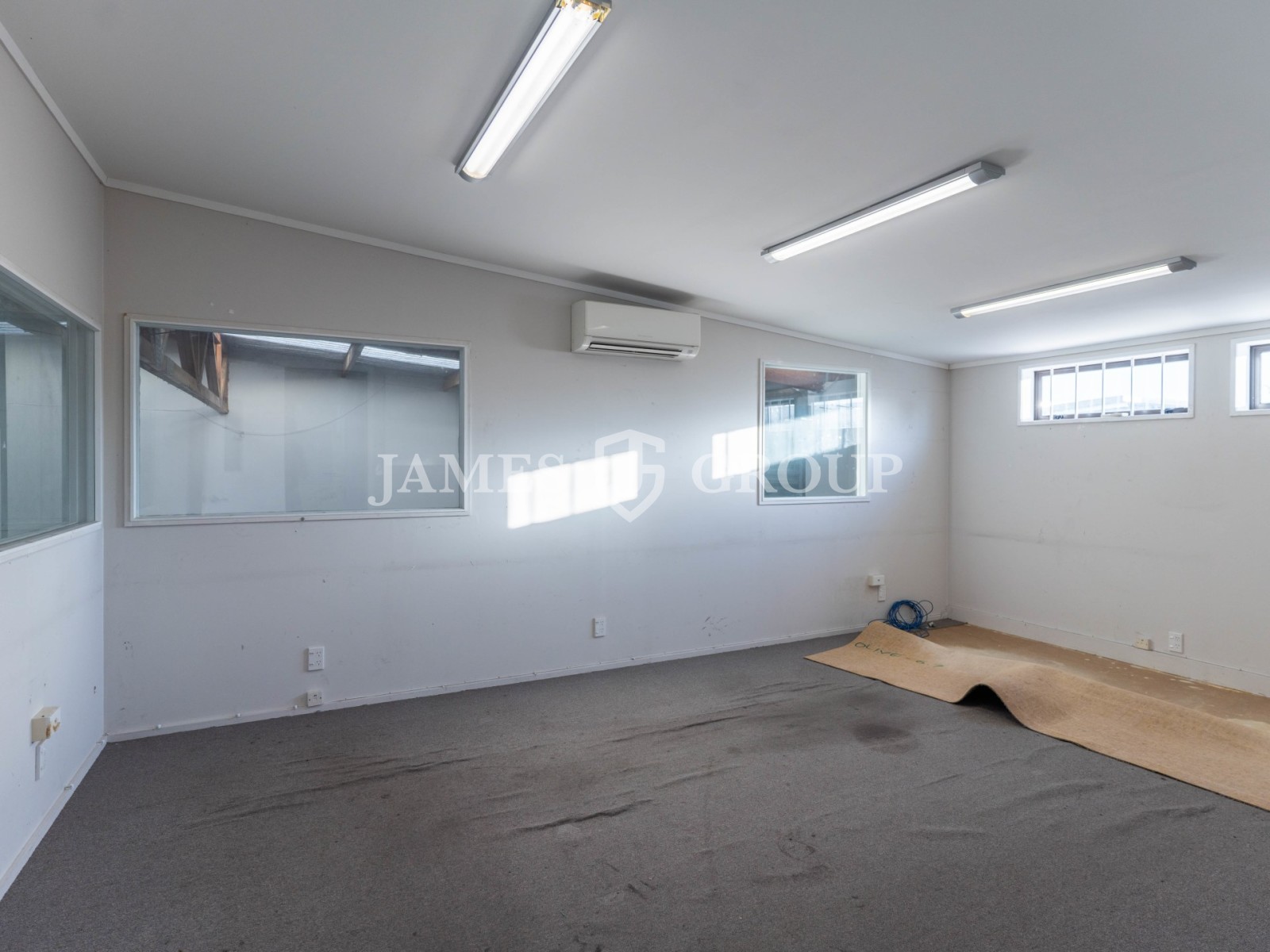 Affordable Secure Unit | Dual Roller Door