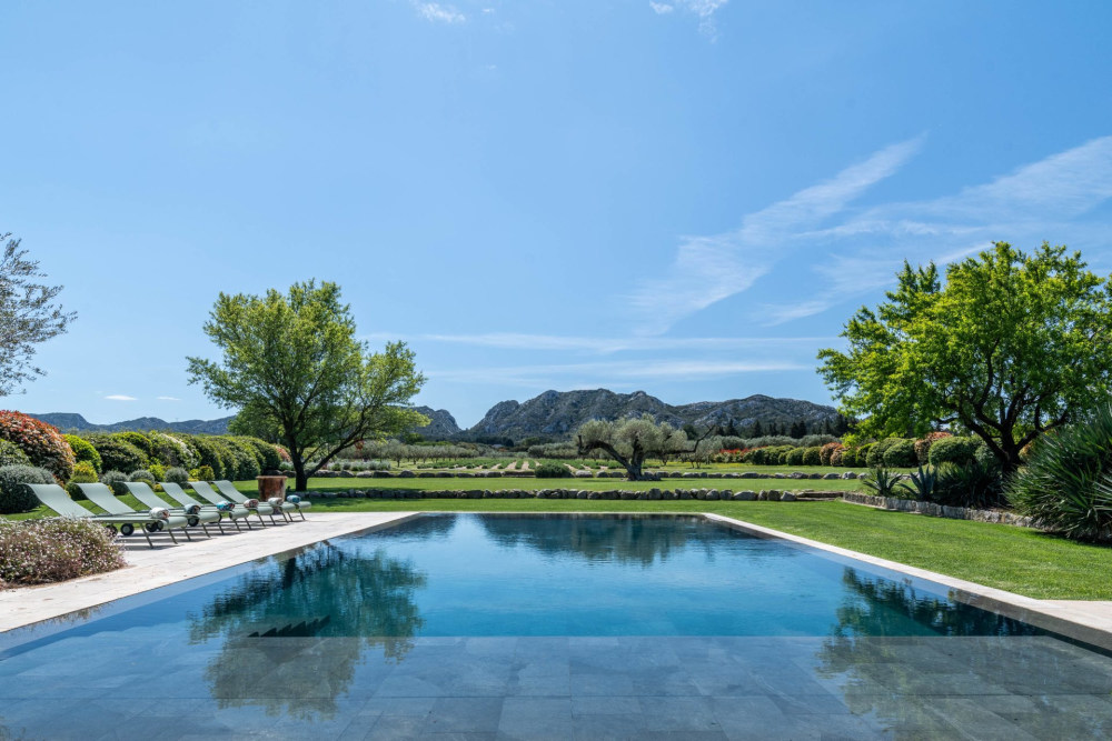 Photographs of Mas des Rêveries villa in Provence - Image 1 of 40