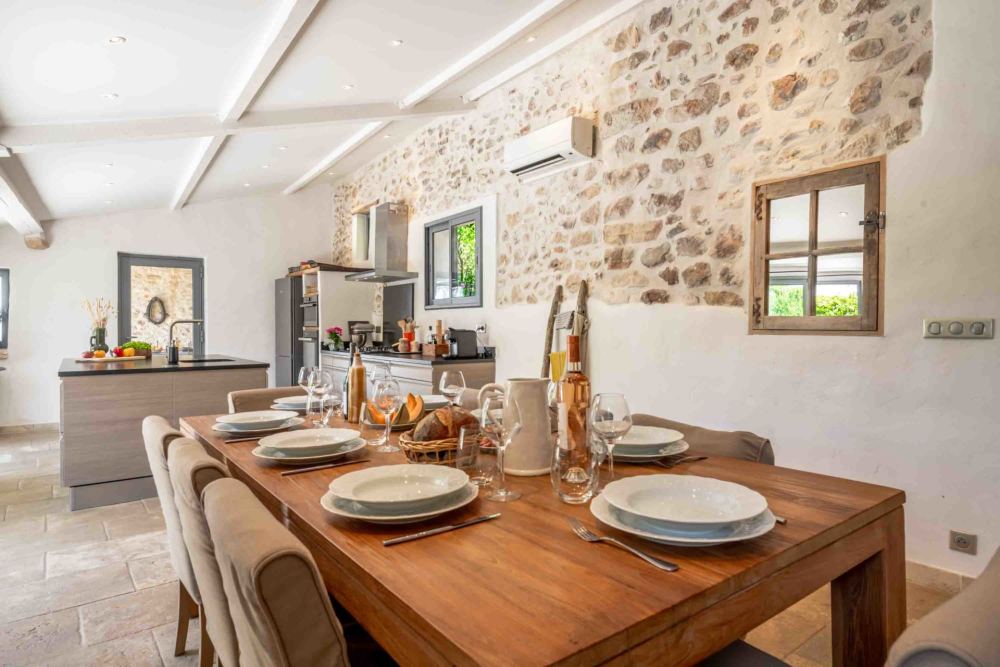 Photographs of La Farinette villa in Provence - Image 9 of 33