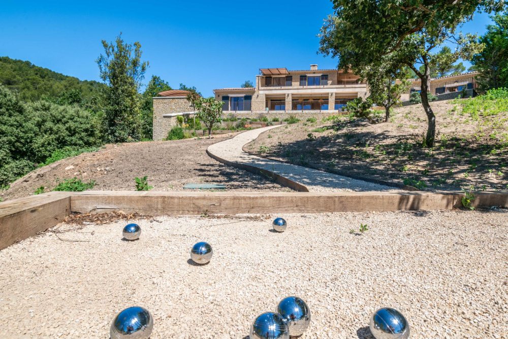 Photographs of Petit Mas La Vue Royale villa in Provence - Image 17 of 33