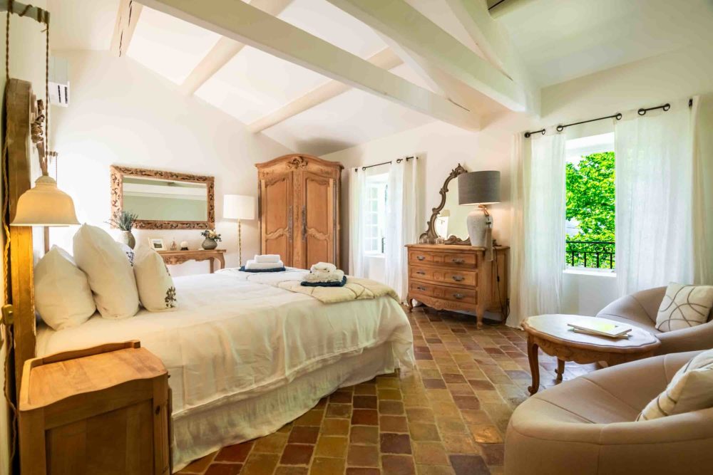 Photographs of Mas des Papillons villa in Provence - Image 22 of 45