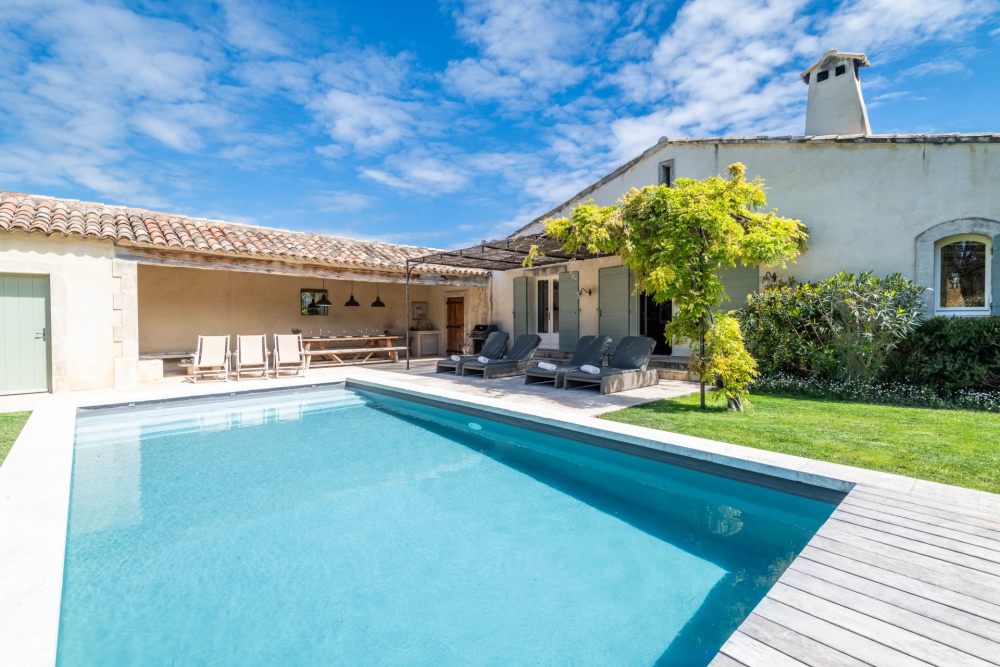 Photographs of La Charmerie villa in Provence - Image 2 of 35