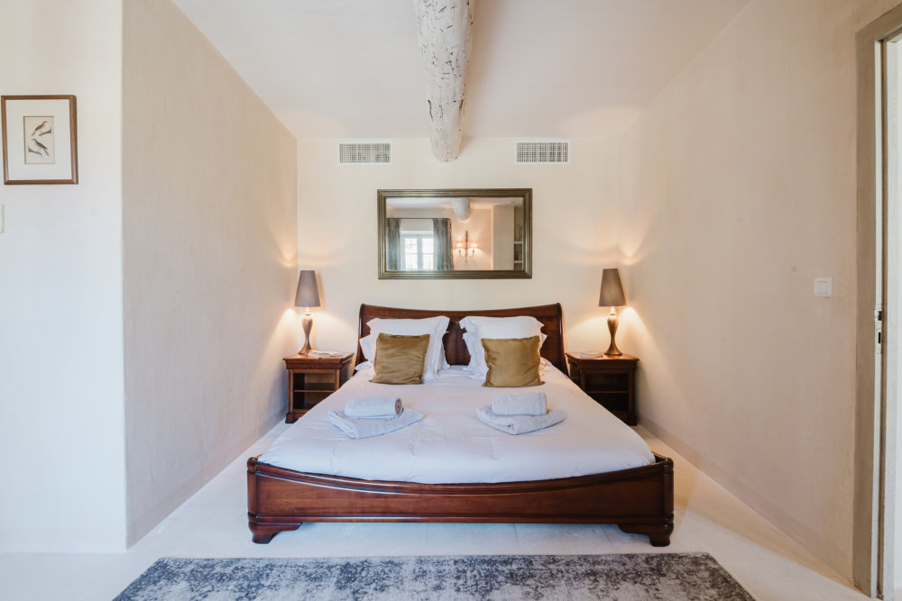 Photographs of Mas la Bergerie de Cabrieres villa in Provence - Image 40 of 56