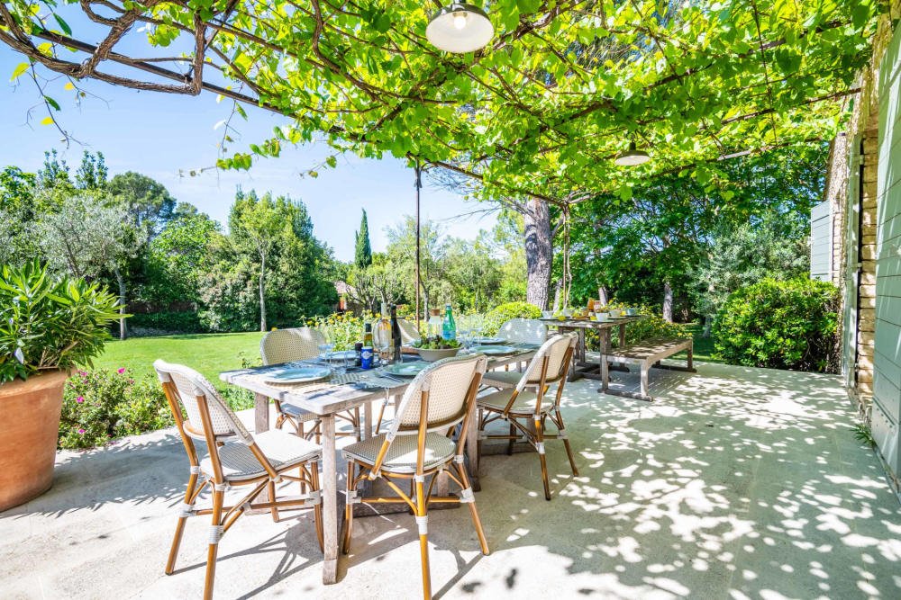 Photographs of Mas des Mésanges villa in Provence - Image 6 of 35