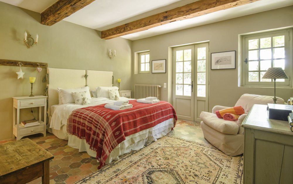 Photographs of Mas de Belleroche villa in Provence - Image 17 of 34