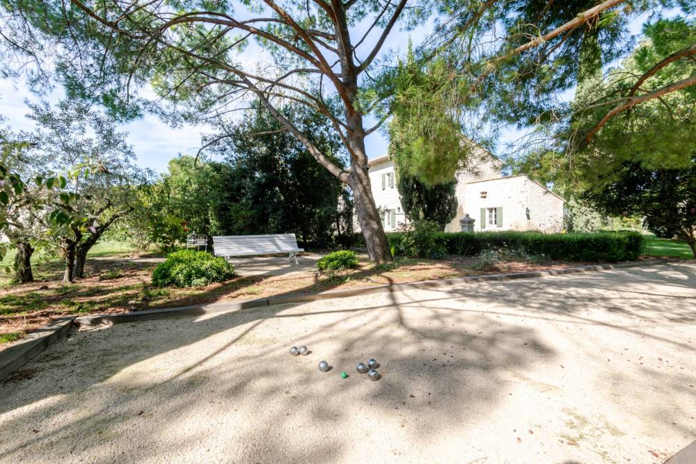 Photographs of Mas du Lauzange villa in Provence - Image 42 of 43