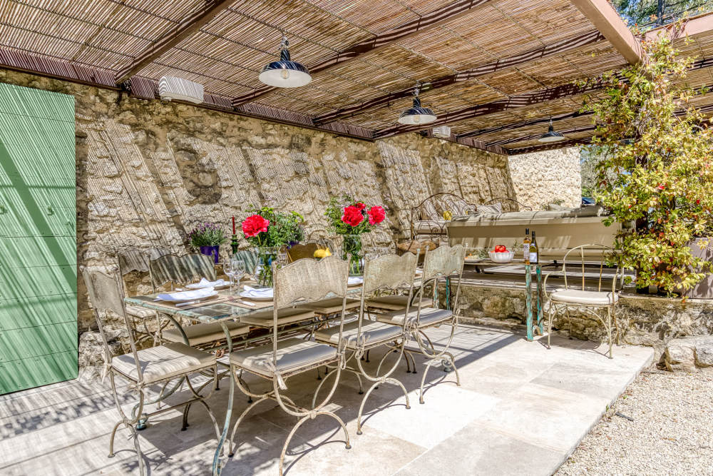Photographs of Le Mas des Amandiers villa in Provence - Image 39 of 41