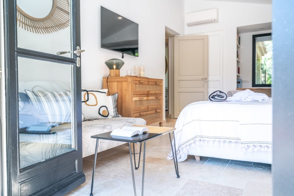 Photographs of Mas de la Caume villa in Provence - Image 18 of 52